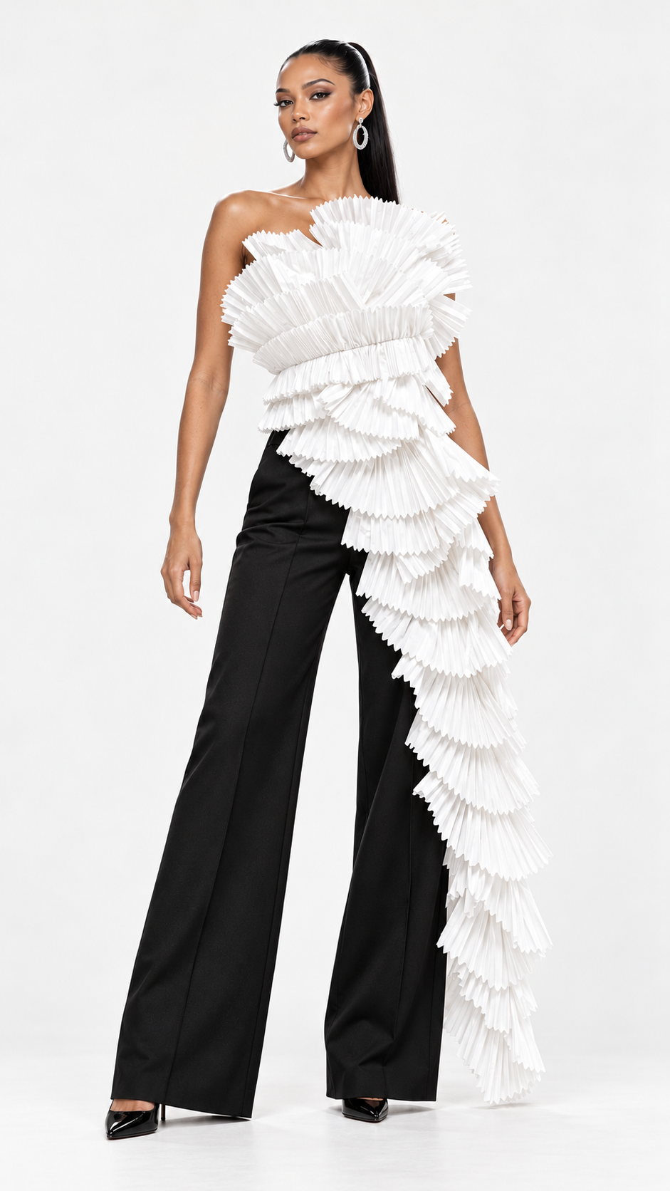 LUXURIOUS ASYMMETRICAL TOP IN WHITE    M