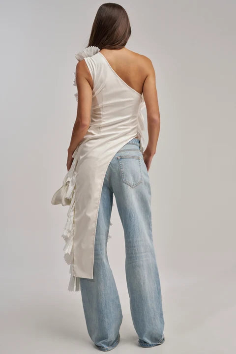 LUXURIOUS ASYMMETRICAL TOP IN WHITE    M