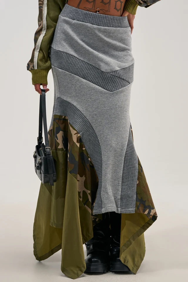 AK 2Pc Gray knit meets camouflage drama.   1X