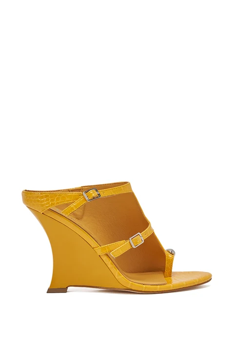 AKIRA GOLD GINO MUSTARD CROC WEDGE SANDAL.  8